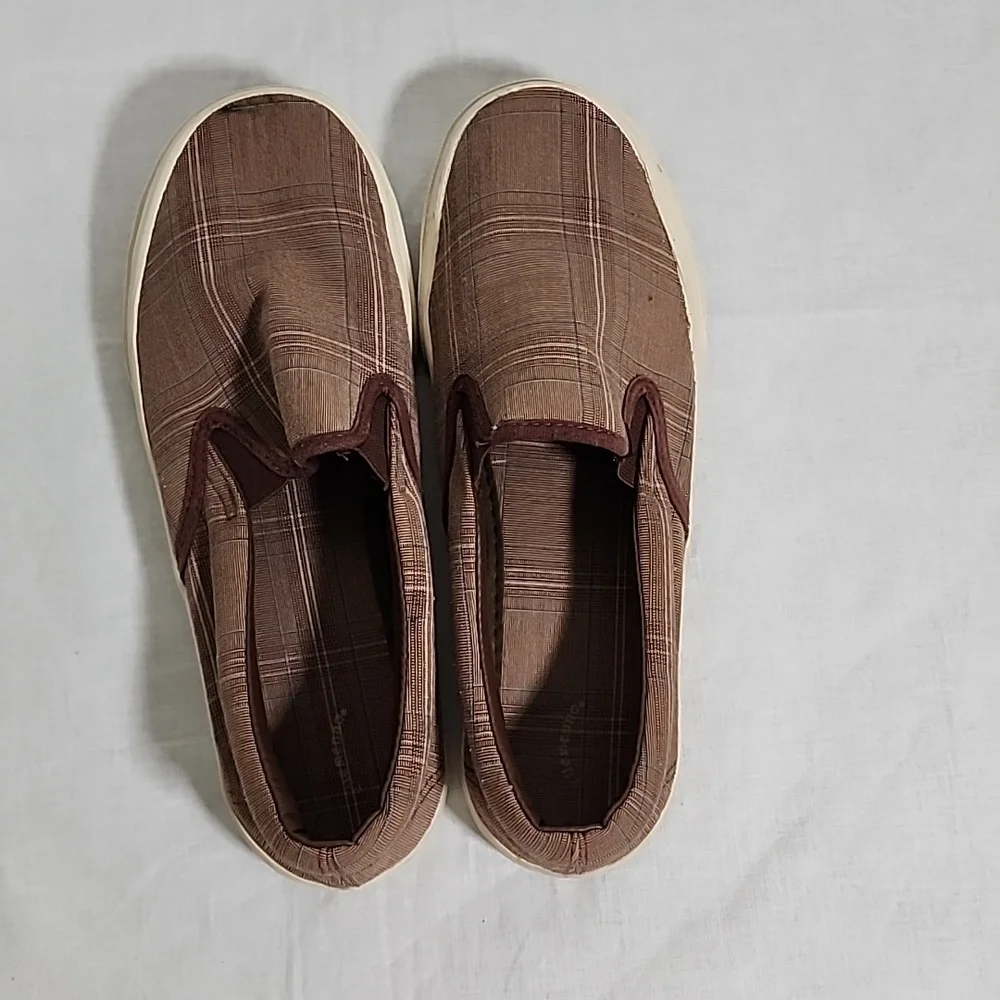 💛slipon Men's shoes size 9.5